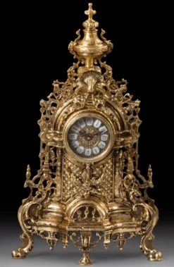 Casa Padrino Luxus Barock Tischuhr Gold 34 x H. 59 cm - Handgefertigte Bronze Uhr im Barockstil - Barock Schreibtischuhr - Barock Schreibtisch Deko - Barock Deko Accessoires - Barockstil Uhren