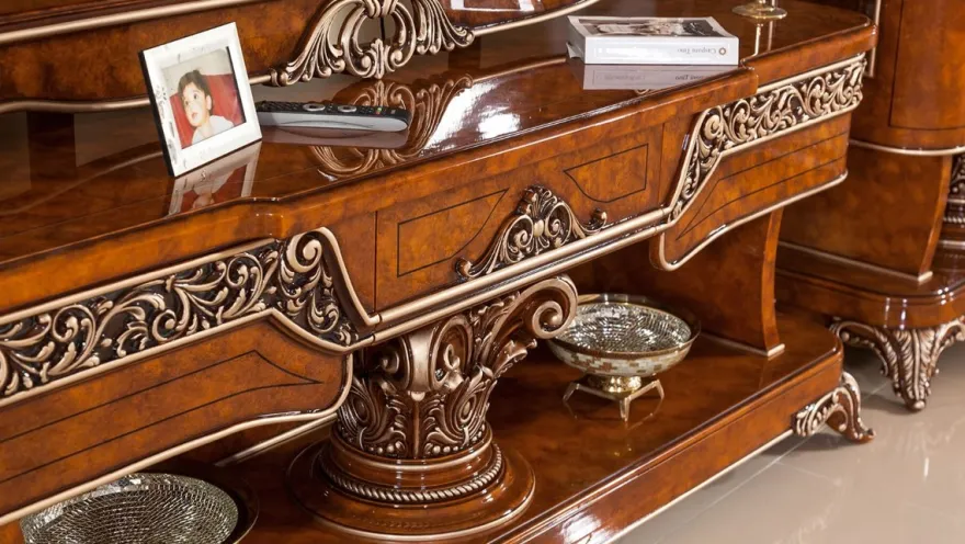 Casa Padrino Luxus Barock TV Schrank Braun / Bronzefarben - Prunkvolles Wohnzimmer Sideboard mit Rückwand - Barock Wohnzimmer Möbel - Edel & Prunkvoll