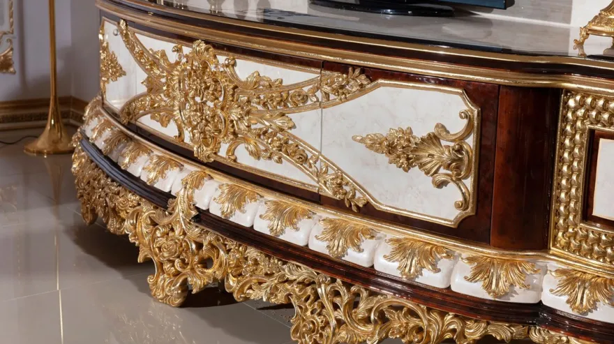 Casa Padrino Luxus Barock TV Schrank Weiß / Braun / Gold - Prunkvolles Wohnzimmer Sideboard mit Rückwand - Barock Wohnzimmer Möbel - Edel & Prunkvoll