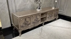 Casa Padrino Luxus Barock TV Schrank Silber - Prunkvolles Massivholz Sideboard mit 4 Türen - Luxus Wohnzimmer Möbel im Barockstil - Barock Möbel - Edel & Prunkvoll