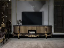 Casa Padrino Luxus Barock TV Schrank Schwarz / Gold - Prunkvolles Massivholz Sideboard mit 4 Türen und Schublade - Barock Wohnzimmer Möbel