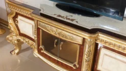 Casa Padrino Luxus Barock TV Schrank Weiß / Braun / Gold - Prunkvolles Massivholz Sideboard mit 4 Türen und Schublade - Barock Wohnzimmer Möbel