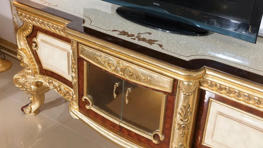 Casa Padrino Luxus Barock TV Schrank Weiß / Braun / Gold - Prunkvolles Massivholz Sideboard mit 4 Türen und Schublade - Barock Wohnzimmer Möbel