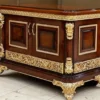 Casa Padrino Luxus Barock TV Schrank Braun / Gold - Prunkvolles Massivholz Sideboard mit 2 Türen - Luxus Büro Möbel im Barockstil - Barock Möbel - Barock Büro Einrichtung - Edel & Prunkvoll