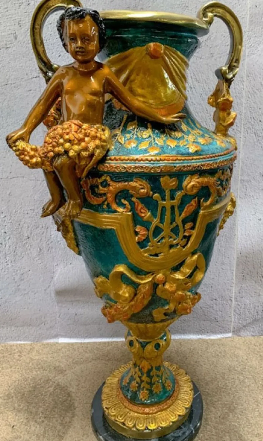 Casa Padrino Luxus Barock Vasen Set Mehrfarbig / Gold / Schwarz 81 x 41 x H. 43 cm - Prunkvolle Bronze Vasen mit Marmorsockel - Barock Deko Accessoires