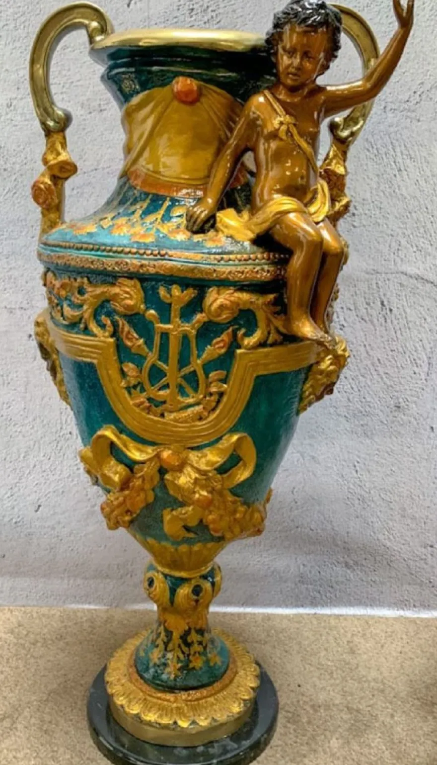 Casa Padrino Luxus Barock Vasen Set Mehrfarbig / Gold / Schwarz 81 x 41 x H. 43 cm - Prunkvolle Bronze Vasen mit Marmorsockel - Barock Deko Accessoires