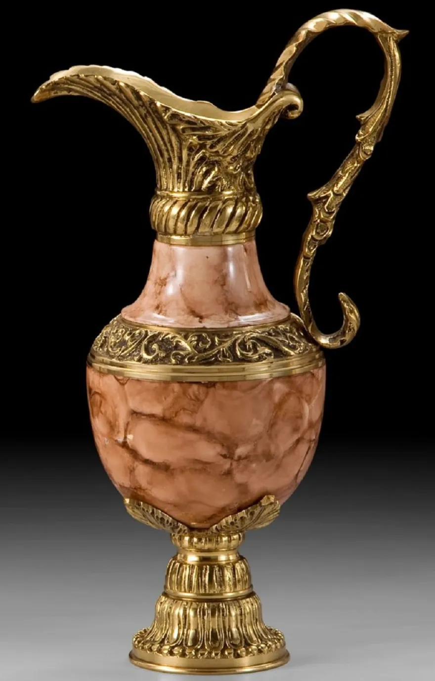 Casa Padrino Luxus Barock Vase in Weinkrug Form Gold / Beige 21 x H. 37 cm - Handgefertigte Bronze Blumenvase - Barock Deko Accessoires - Barock Interior - Barock Möbel - Edel & Prunkvoll