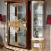 Casa Padrino Luxus Barock Vitrine Weiß / Braun / Gold - Prunkvoller Massivholz Vitrinenschrank mit 2 Glastüren - Barock Möbel - Edel & Prunkvoll