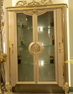 Casa Padrino Luxus Barock Vitrine Grau / Gold 130 x 48 x H. 191 cm - Prunkvoller Vitrinenschrank mit 2 Glastüren und 3 Glasregalen - Barock Möbel