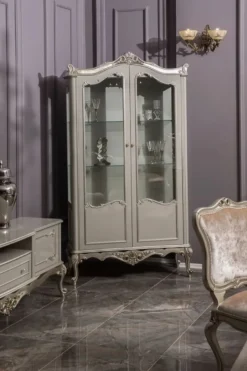 Casa Padrino Luxus Barock Vitrine Grau / Silber 108 x 47 x H. 202 cm - Massivholz Vitrinenschrank im Barockstil - Edel & Prunkvoll