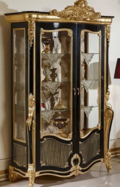 Casa Padrino Luxus Barock Vitrine Schwarz / Gold - Prunkvoller Massivholz Vitrinenschrank mit 2 Glastüren und 3 Glasregalen - Barock Möbel - Edel & Prunkvoll