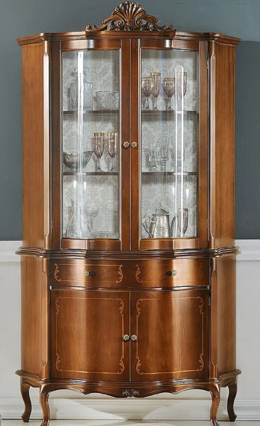 Casa Padrino Luxus Barock Vitrine Braun - Prunkvoller Barock Vitrinenschrank mit 4 Türen und Schublade - Barock Möbel - Luxus Qualität - Made in Italy