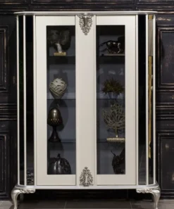 Casa Padrino Luxus Barock Vitrine Weiß / Silber - Verspiegelter Massivholz Vitrinenschrank mit 2 Türen - Prunkvolle Barock Möbel