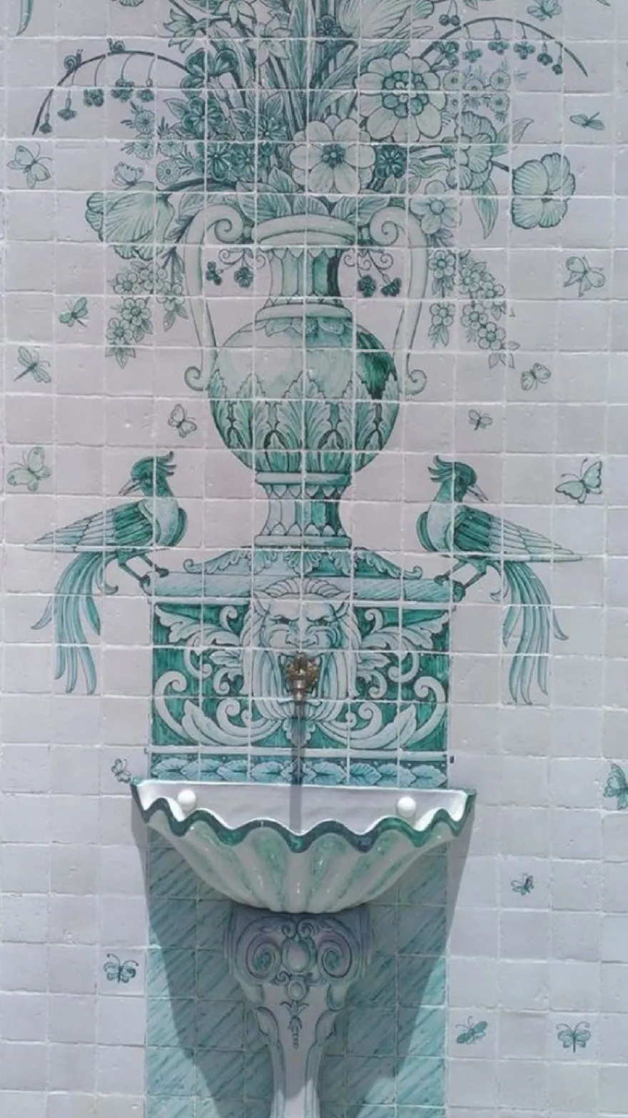 Casa Padrino Luxus Barock Wandbrunnen mit Fliesen Wandgemälde Weiß / Grün - Handgefertigt & Handbemalt - Luxus Qualität - Barock Hotel Garten Deko Accessoires