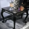 Casa Padrino Luxus Barock Wohnzimmer Set Silber / Schwarz - 2 Sofas & 2 Sessel & 1 Couchtisch & 2 Beistelltische - Wohnzimmer Möbel im Barockstil - Edel & Prunkvoll