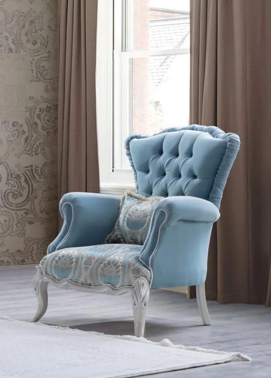 Casa Padrino Luxus Barock Wohnzimmer Sessel mit dekorativem Kissen Hellblau / Grau 85 x 87 x H. 108 cm - Barock Möbel - Edel & Prunkvoll