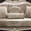 Casa Padrino Luxus Barock Wohnzimmer Sofa mit Glitzersteinen und dekorativen Kissen Grau / Creme / Gold 220 x 80 x H. 100 cm - Edle Barockstil Möbel
