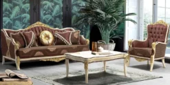 Casa Padrino Luxus Barock Wohnzimmer Set Bordeauxrot / Grau / Weiß / Gold - 2 Sofas mit Muster & 2 Sessel mit Muster & 1 Couchtisch - Prunkvolle Barock Wohnzimmer Möbel