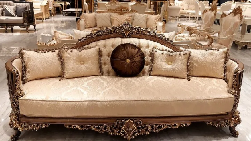 Casa Padrino Luxus Barock Wohnzimmer Set Gold / Braun / Gold - 2 Barock Sofas & 2 Barock Sessel & 1 Barock Couchtisch - Luxus Wohnzimmer Möbel im Barockstil - Barock Möbel - Edel & Prunkvoll