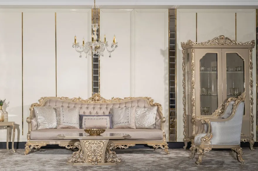 Casa Padrino Luxus Barock Wohnzimmer Sessel Silber / Grau / Gold - Handgefertigter Barockstil Sessel mit dekorativem Kissen - Luxus Wohnzimmer Möbel im Barockstil - Barock Möbel - Edel & Prunkvoll