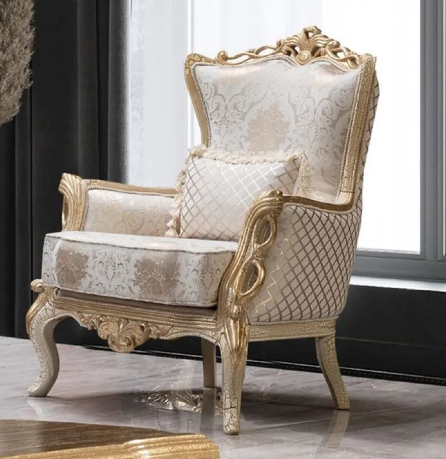 Casa Padrino Luxus Barock Wohnzimmer Sessel Weiß / Antik Gold - Prunkvolle Barock Möbel