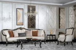 Casa Padrino Luxus Barock Wohnzimmer Sessel Creme / Schwarz / Gold - Handgefertigter Barockstil Sessel mit dekorativem Kissen - Luxus Wohnzimmer Möbel im Barockstil - Barock Möbel