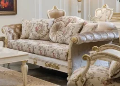 Casa Padrino Luxus Barock Wohnzimmer Set Creme / Rosa / Weiß / Gold - 2 Sofas & 2 Sessel - Handgefertigte Wohnzimmer Möbel im Barockstil - Edel & Prunkvoll