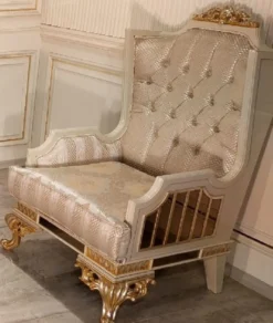 Casa Padrino Luxus Barock Wohnzimmer Sessel Gold / Creme / Gold - Handgefertigter Barockstil Sessel - Luxus Wohnzimmer Möbel im Barockstil - Barock Möbel - Edel & Prunkvoll
