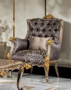 Casa Padrino Luxus Barock Wohnzimmer Sessel Lila / Silber / Antik Silber / Braun / Gold - Handgefertigter Barockstil Sessel mit elegantem Muster und dekorativem Kissen - Barock Wohnzimmer Möbel