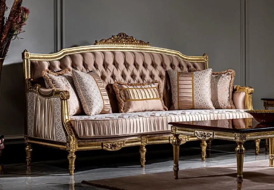 Casa Padrino Luxus Barock Wohnzimmer Set Rosa / Weiß / Gold - 2 Sofas & 2 Sessel & 1 Couchtisch - Prunkvolle Wohnzimmer Möbel im Barockstil