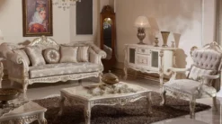 Casa Padrino Luxus Barock Wohnzimmer Set Grau / Silber / Weiß / Gold - 2 Barock Sofas & 2 Barock Sessel & 1 Barock Couchtisch - Wohnzimmer Möbel im Barockstil - Barock Möbel - Barock Einrichtung