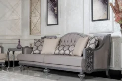 Casa Padrino Luxus Barock Wohnzimmer Sofa Grau / Grau - Handgefertigtes Barockstil Sofa mit dekorativen Kissen - Luxus Wohnzimmer Möbel im Barockstil - Barock Möbel