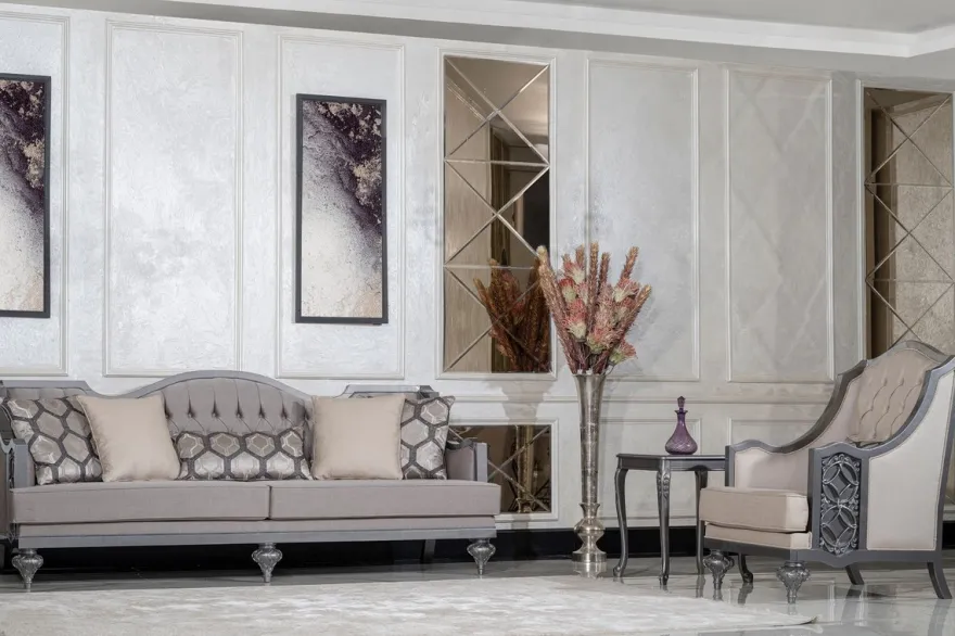 Casa Padrino Luxus Barock Wohnzimmer Sofa Grau / Grau - Handgefertigtes Barockstil Sofa mit dekorativen Kissen - Luxus Wohnzimmer Möbel im Barockstil - Barock Möbel