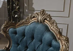 Casa Padrino Luxus Barock Wohnzimmer Set Blau / Gold - 2 Sofas & 2 Sessel & 1 Couchtisch - Prunkvolle Wohnzimmer Möbel im Barockstil