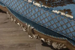 Casa Padrino Luxus Barock Wohnzimmer Set Blau / Gold - 2 Sofas & 2 Sessel & 1 Couchtisch - Prunkvolle Wohnzimmer Möbel im Barockstil