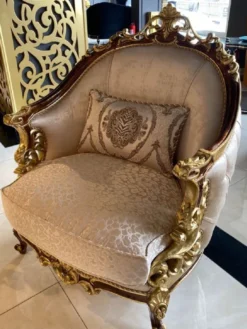 Casa Padrino Luxus Barock Wohnzimmer Set Silber / Braun / Gold - 2 Sofas & 2 Sessel & 1 Couchtisch & 2 Beistelltische - Handgefertigte Wohnzimmer Möbel im Barockstil - Edel & Prunkvoll