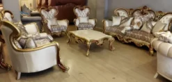 Casa Padrino Luxus Barock Wohnzimmer Set Creme / Silber / Gold / Braun - 2 Barock Sofas & 2 Barock Sessel & 1 Barock Couchtisch - Luxus Wohnzimmer Möbel im Barockstil - Barock Möbel