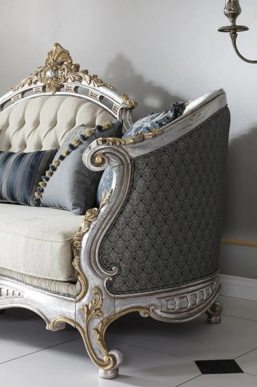 Casa Padrino Luxus Barock Wohnzimmer Sofa mit dekorativen Kissen Creme / Blau / Silber / Gold 250 x 95 x H. 125 cm - Edel & Prunkvoll