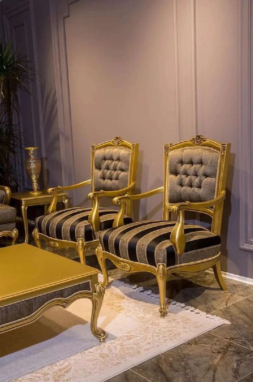 Casa Padrino Luxus Barock Wohnzimmer Set Grau / Schwarz / Gold - 2 Barock Sofas & 2 Barock Sessel & 1 Barock Couchtisch - Wohnzimmer Möbel im Barockstil - Barock Möbel - Barock Einrichtung