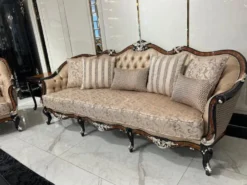 Casa Padrino Luxus Barock Wohnzimmer Sofa Gold / Braun / Schwarz / Silber - Prunkvolles Barockstil Sofa mit dekorativen Kissen - Luxus Wohnzimmer Möbel im Barockstil - Barock Möbel
