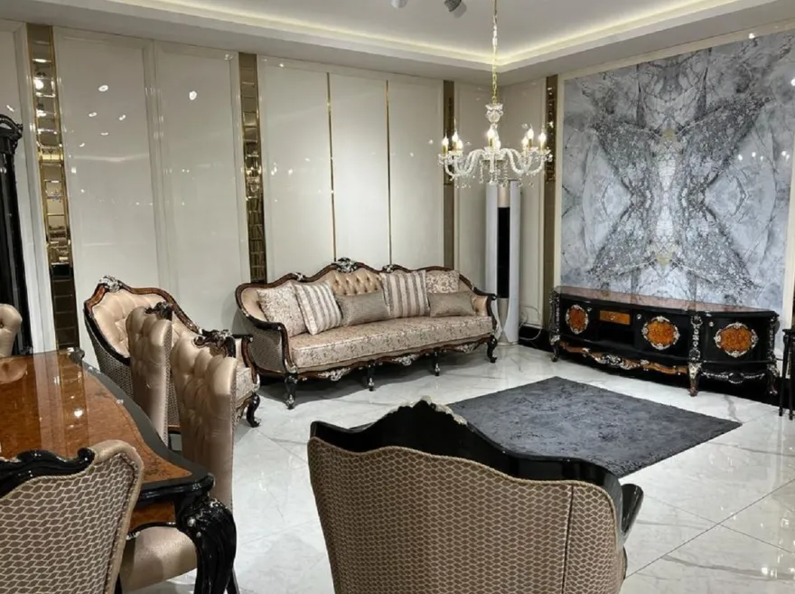 Casa Padrino Luxus Barock Wohnzimmer Sofa Gold / Braun / Schwarz / Silber - Prunkvolles Barockstil Sofa mit dekorativen Kissen - Luxus Wohnzimmer Möbel im Barockstil - Barock Möbel