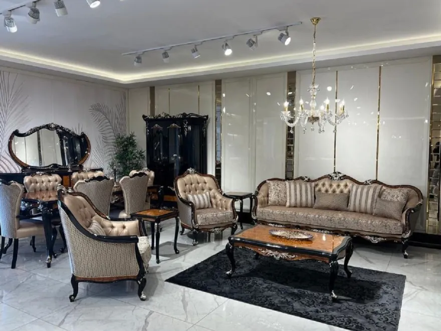 Casa Padrino Luxus Barock Wohnzimmer Sofa Gold / Braun / Schwarz / Silber - Prunkvolles Barockstil Sofa mit dekorativen Kissen - Luxus Wohnzimmer Möbel im Barockstil - Barock Möbel