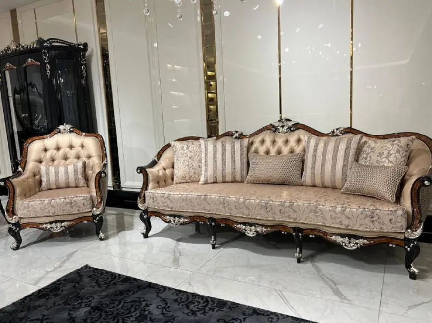 Casa Padrino Luxus Barock Wohnzimmer Sofa Gold / Braun / Schwarz / Silber - Prunkvolles Barockstil Sofa mit dekorativen Kissen - Luxus Wohnzimmer Möbel im Barockstil - Barock Möbel