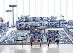 Casa Padrino Luxus Barock Wohnzimmer Set Weiß / Creme / Schwarz / Antik Gold - 2 Barock Sofas & 2 Barock Sessel & 1 Barock Couchtisch - Luxus Wohnzimmer Möbel im Barockstil - Barock Möbel