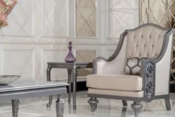 Casa Padrino Luxus Barock Wohnzimmer Sessel Beige / Grau - Handgefertigter Barockstil Sessel mit dekorativem Kissen - Luxus Wohnzimmer Möbel im Barockstil - Barock Möbel