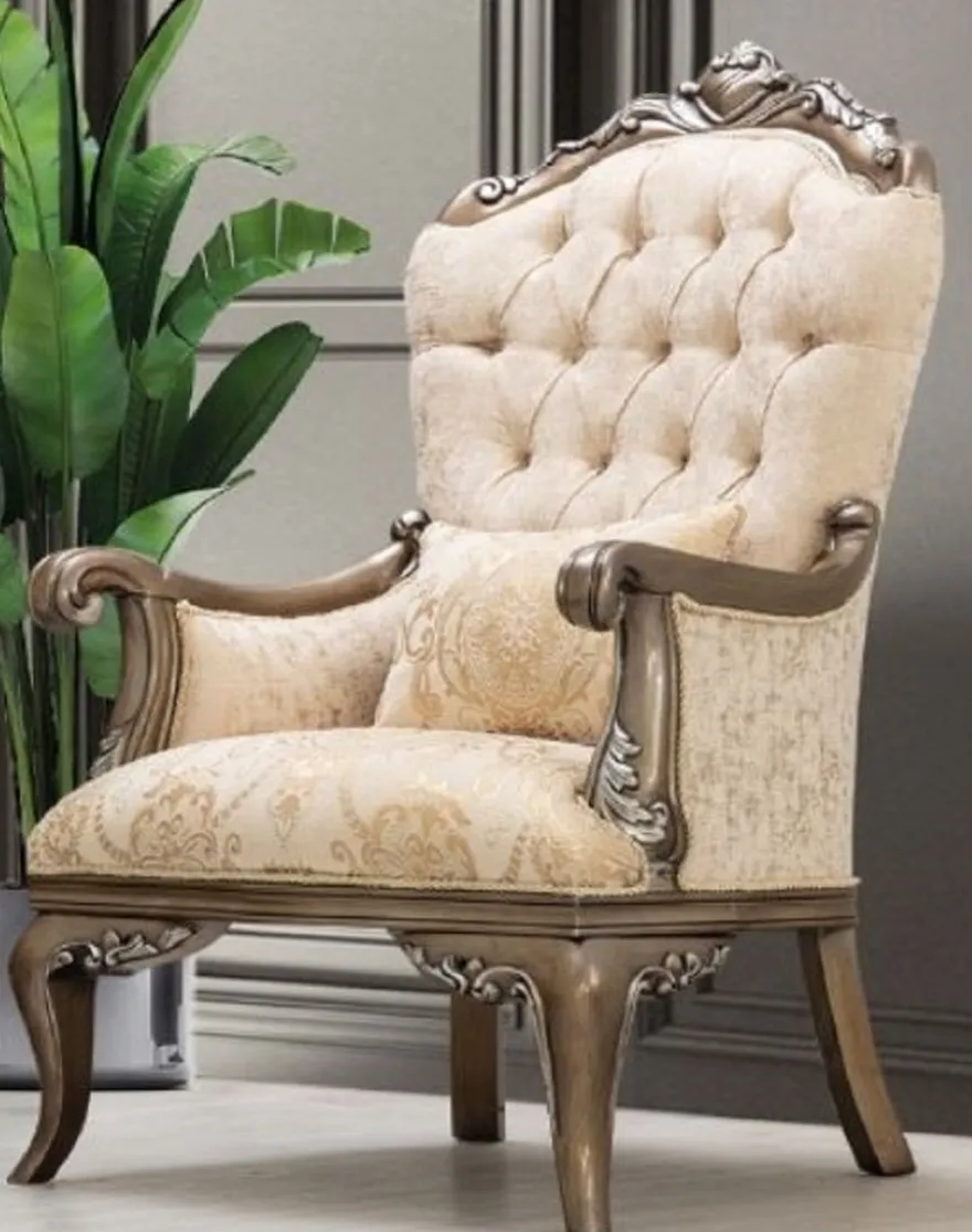 Casa Padrino Luxus Barock Wohnzimmer Set Beige / Gold / Braun / Silber - 2 Sofas & 2 Sessel & 1 Couchtisch - Handgefertigte Barock Wohnzimmer Möbel - Edel & Prunkvoll