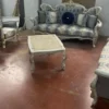Casa Padrino Luxus Barock Wohnzimmer Set Grau / Mehrfarbig / Weiß / Gold - 2 Barock Sofas & 2 Barock Sessel & 1 Barock Couchtisch - Handgefertigte Barock Wohnzimmer Möbel - Edel & Prunkvoll