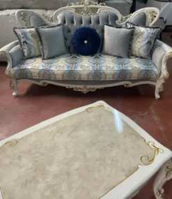 Casa Padrino Luxus Barock Wohnzimmer Set Grau / Mehrfarbig / Weiß / Gold - 2 Barock Sofas & 2 Barock Sessel & 1 Barock Couchtisch - Handgefertigte Barock Wohnzimmer Möbel - Edel & Prunkvoll