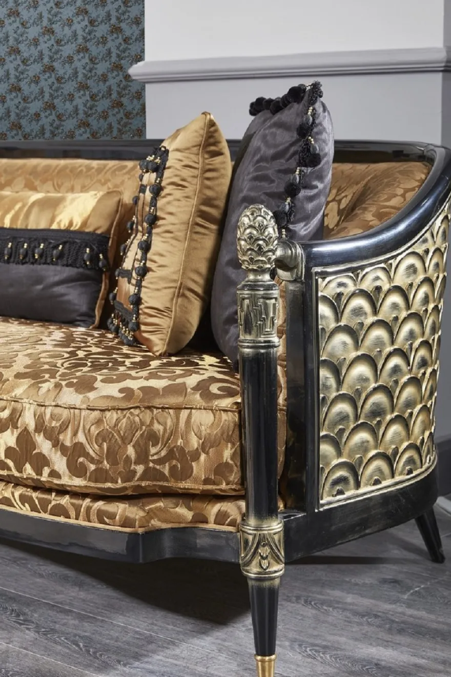 Casa Padrino Luxus Barock Wohnzimmer Set Gold / Schwarz - 2 Sofas & 2 Sessel & 1 Couchtisch & 2 Beistelltische - Prunkvolle Barock Möbel - Luxus Qualität