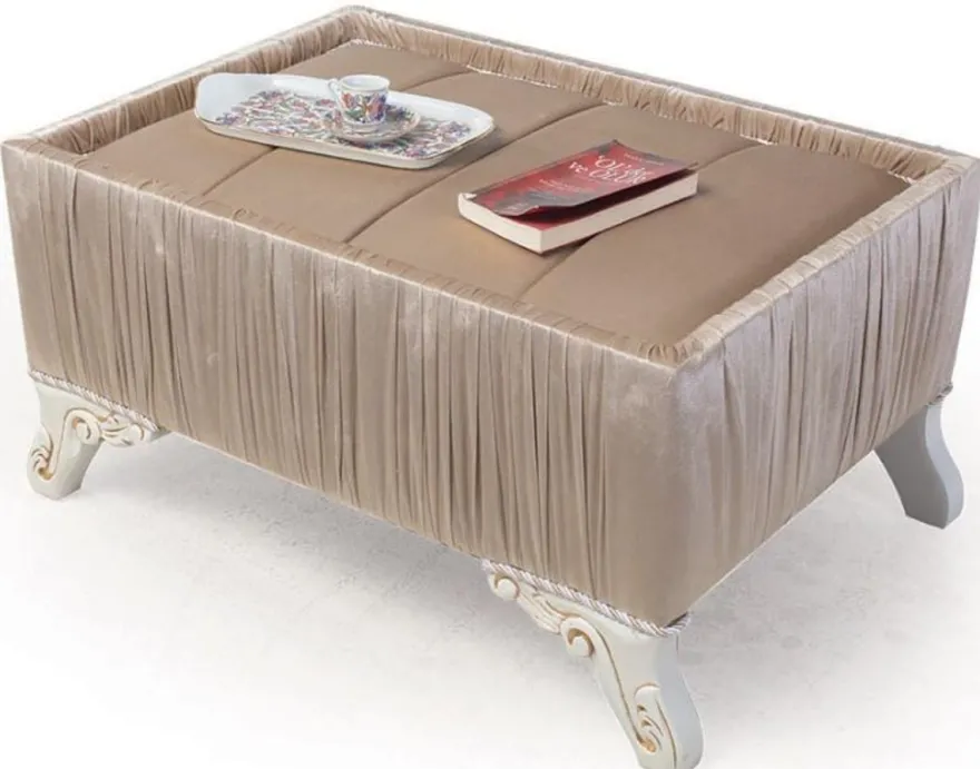 Casa Padrino Luxus Barock Wohnzimmer Set Beige / Weiß / Gold - 2 Sofas & 2 Sessel & 1 Beistelltisch - Prunkvolle Wohnzimmer Möbel im Barockstil